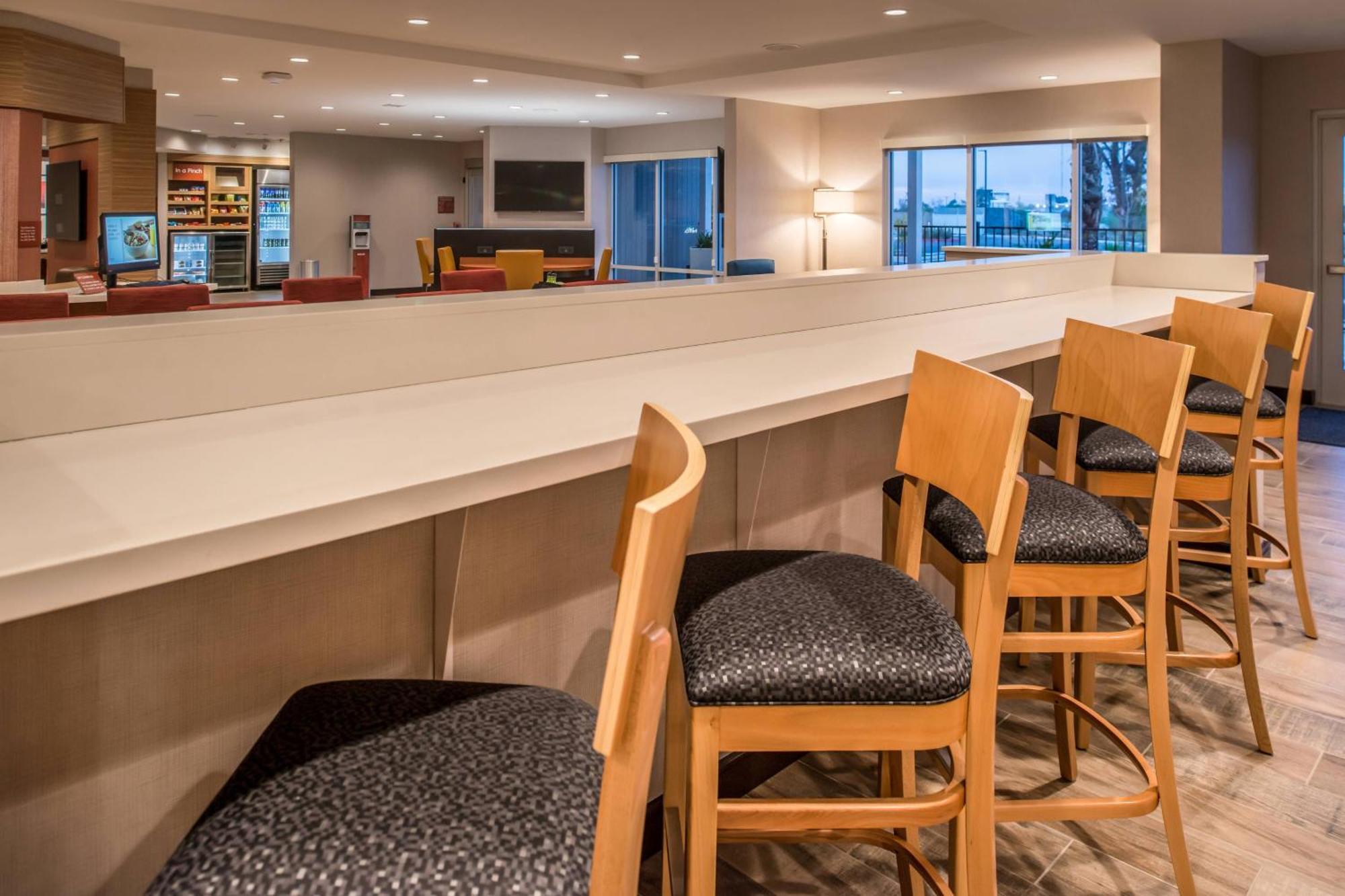 Towneplace Suites By Marriott Merced Exterior foto