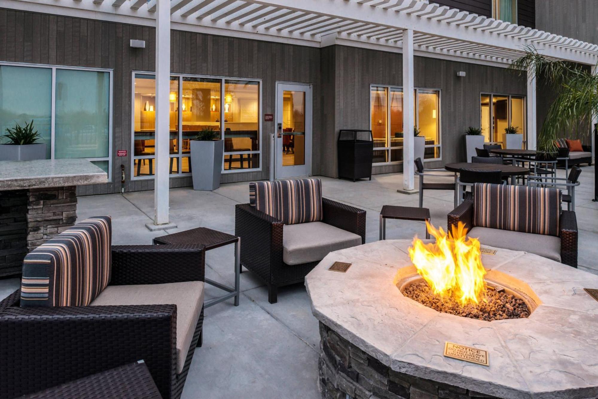 Towneplace Suites By Marriott Merced Exterior foto